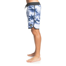 Load image into Gallery viewer, Men's Surfsmystse M Boardshorts 18"