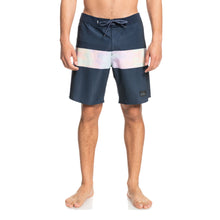 Load image into Gallery viewer, Quiksilver Hlitearch19 Men's Boardshort 19"