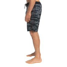 Load image into Gallery viewer, Quiksilver Men's Highlite Arch Boardshorts 19"