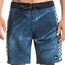 Load image into Gallery viewer, Quiksilver Men's Surfsilk Arch Boardshorts 18"
