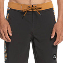 Load image into Gallery viewer, Quiksilver Men's Surfsilk Arch Boardshorts 18"