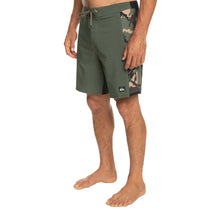 Load image into Gallery viewer, Quiksilver Men's Surfsilk Arch Boardshorts 18"