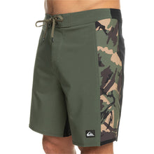 Load image into Gallery viewer, Quiksilver Men's Surfsilk Arch Boardshorts 18"