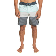 Load image into Gallery viewer, Quiksilver Men's Surfsilk Boardshorts 18"