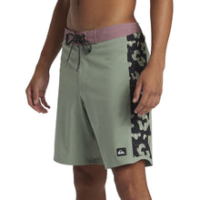 Load image into Gallery viewer, Surfsilk Arch 19 Men's Boardshort 19"