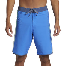 Load image into Gallery viewer, Surfsilk Holmes Men's Boardshort 20"