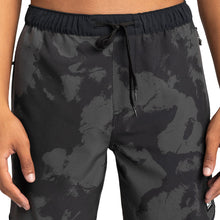 Load image into Gallery viewer, Quiksilver OMen'si Scallop Nb Men's Volley Short 17"