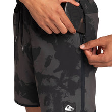 Load image into Gallery viewer, Quiksilver OMen'si Scallop Nb Men's Volley Short 17"