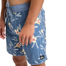 Load image into Gallery viewer, Surfsilk Scallop 18 Boardshorts/ Swim Shorts