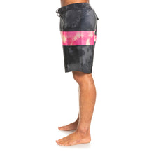 Load image into Gallery viewer, Quiksilver Men's Highlite Arch Boardshorts 19"
