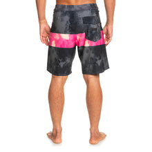 Load image into Gallery viewer, Quiksilver Men's Highlite Arch Boardshorts 19"