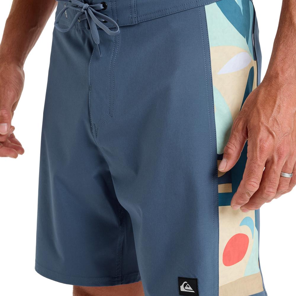 Quiksilver Surfsilk Arch 18 Boardshorts/ Swim Shorts