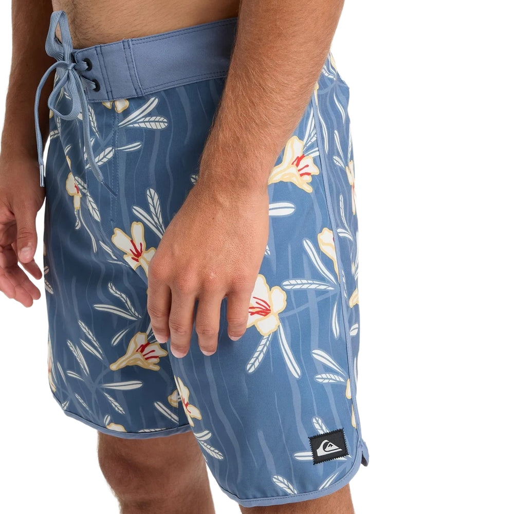 Quiksilver Surfsilk Scallop 18 Boardshorts/ Swim Shorts