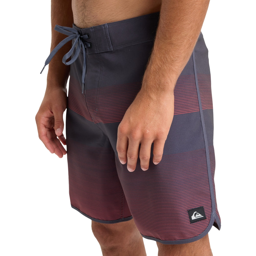 Quiksilver Surfsilk Scallop 18 Boardshorts/ Swim Shorts