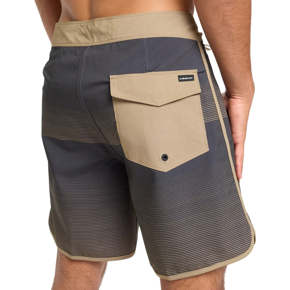 Quiksilver Surfsilk Scallop 18 Boardshorts/ Swim Shorts