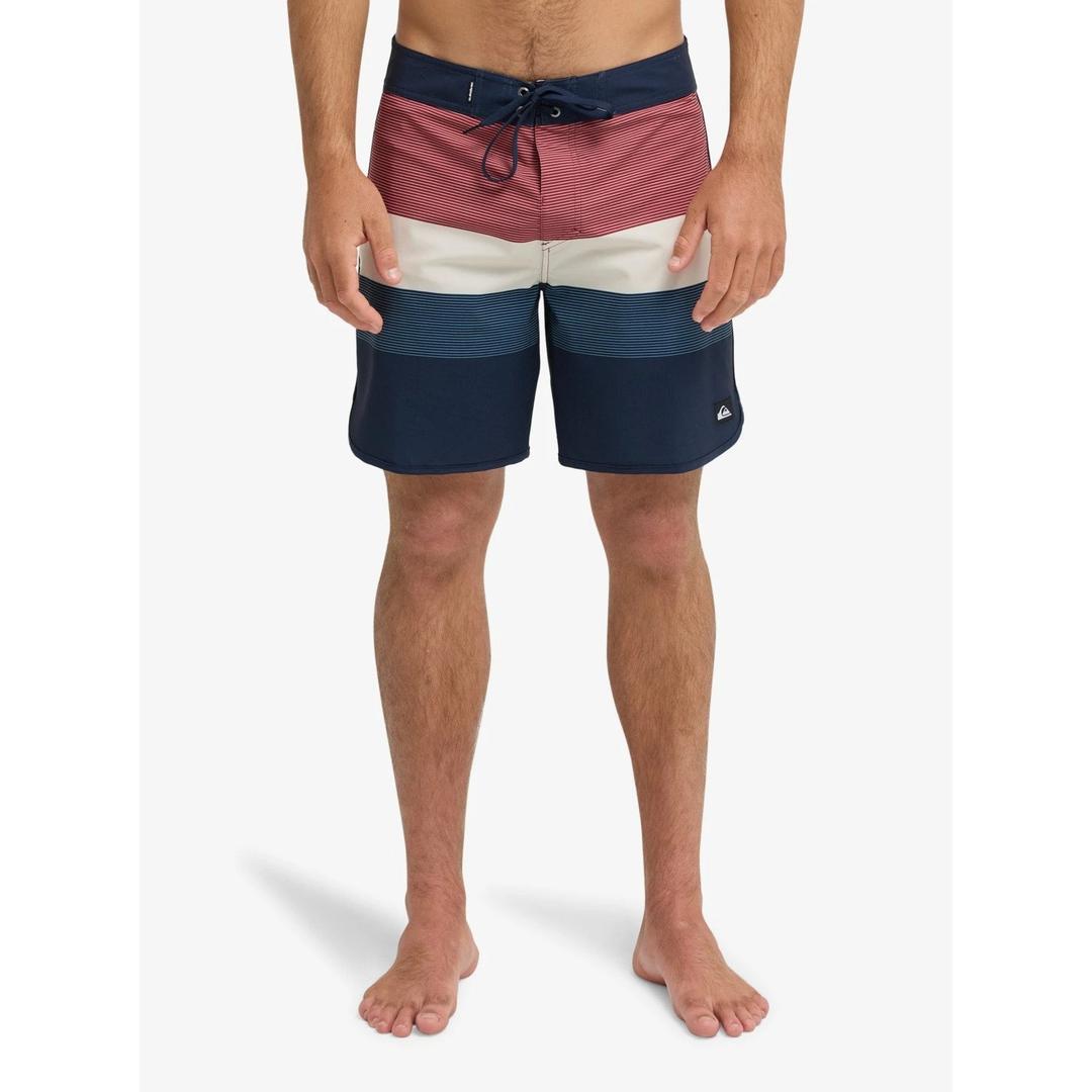 Quiksilver Surfsilk Scallop 18 Boardshorts/ Swim Shorts