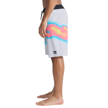 Load image into Gallery viewer, QUIKSILVER Surfsilk Straight 20 Boardshorts/ Swim Shorts
