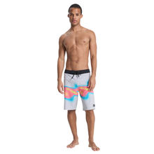 Load image into Gallery viewer, QUIKSILVER Surfsilk Straight 20 Boardshorts/ Swim Shorts
