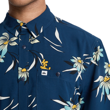 Load image into Gallery viewer, Quiksilver Coastal Floral Ss Short Sleeves Polo
