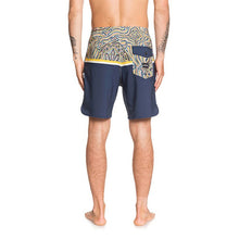 Load image into Gallery viewer, Men&#39;s Hldejavu Boardshorts 18&quot;
