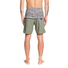 Load image into Gallery viewer, Men&#39;s Hldejavu Boardshorts 18&quot;
